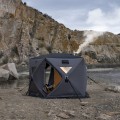 jurta-zimowa-Wild-Land-Ice-Hub-500-rozlonona-z-odciagami-i-kominkiem-w-srodku.webp