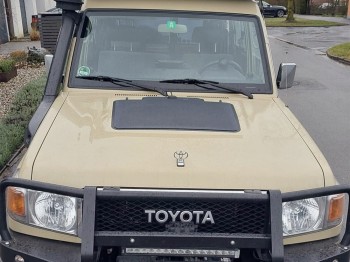 Panel solarny na maskę - Toyota Land Cruiser 70 Series GRJ78 Lensun 60W