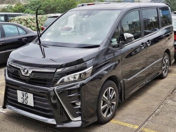 Panel solarny na maskę - Toyota Voxy Van 3rd Gen (2014-2021) Lensun 105W