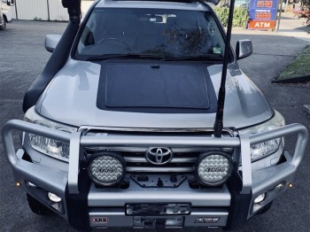 Panel solarny na maskę - Toyota Land Cruiser 200 Series (2008-2015) Lensun 100W