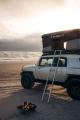 Peter-Fiorino-@peterfiorino-beach-camping-with-his-James-Baroud-BBQ-5.webp
