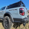 hardtop-ale-bez-rezygnacji-z-rolety---zabudowa-bed-rack-ze-skrzynia-zamykna-i-panele-molle.webp