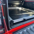 szuflada-aluminiowa-na-pake-Ford-Ranger-i-Raptor-Next-Gen-2022--nisko-osadzona-bo-kazdy-centymetr-sie-liczy.webp