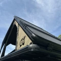 namiot-dachowy-Wild-Land-Litesteri-130-okna-boczne-sluza-rowniez-jako-wejscie-material-z-moskitiera-rozpina-sie-az-na-podstawy-namiotu.webp