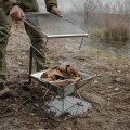Offlander_grill_turystyczny_rozpalanie.jpg