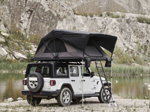 namiot-dachowy-Wild-Cruiser-PRO-250-rozlozony-na-Jeep-Wrangler.jpg
