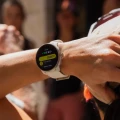 suunto-race-s-powder-pink-action-1-1280x1280px.webp