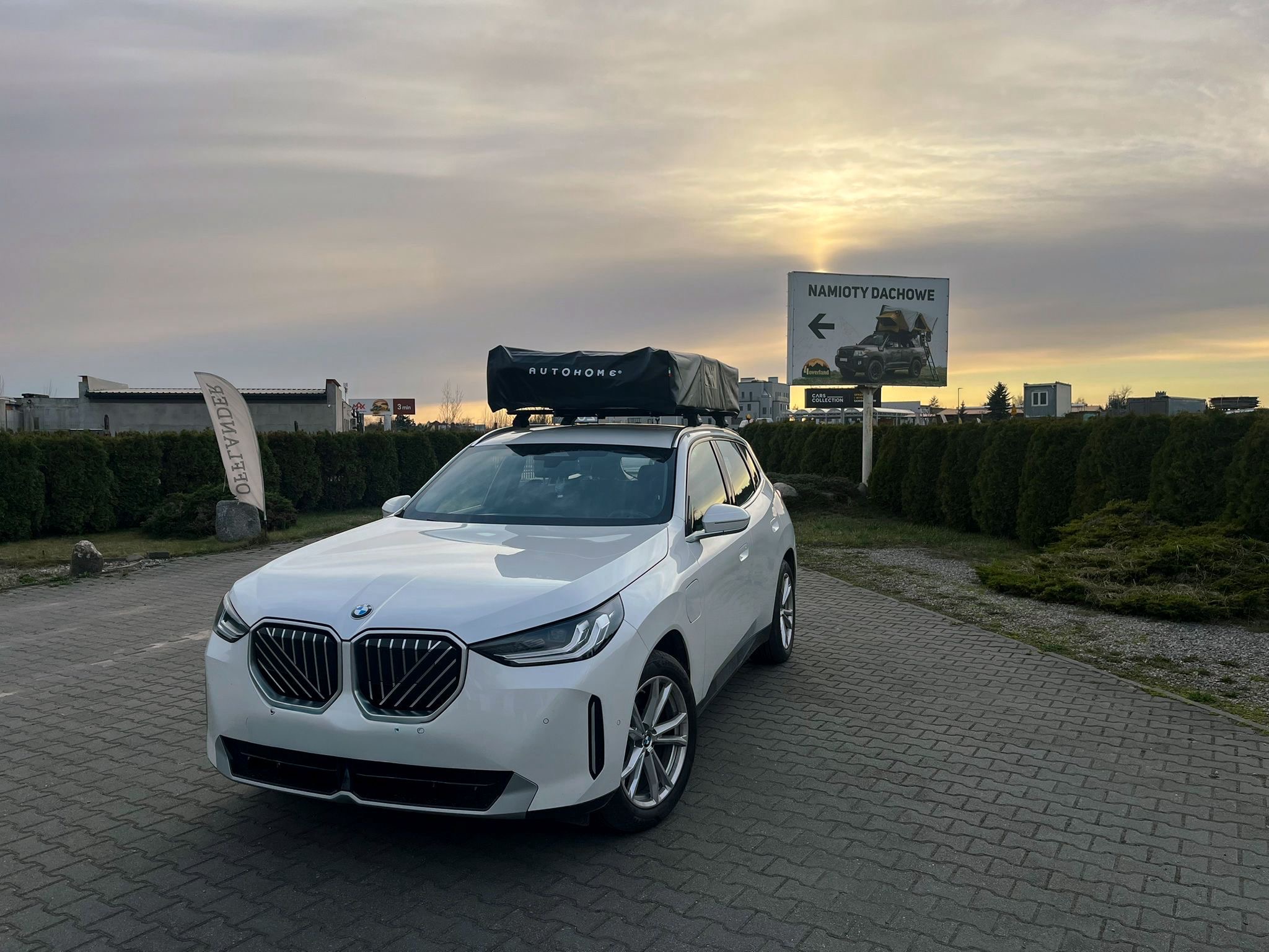 Namiot dachowy Autohome Overzone na BMW X3
