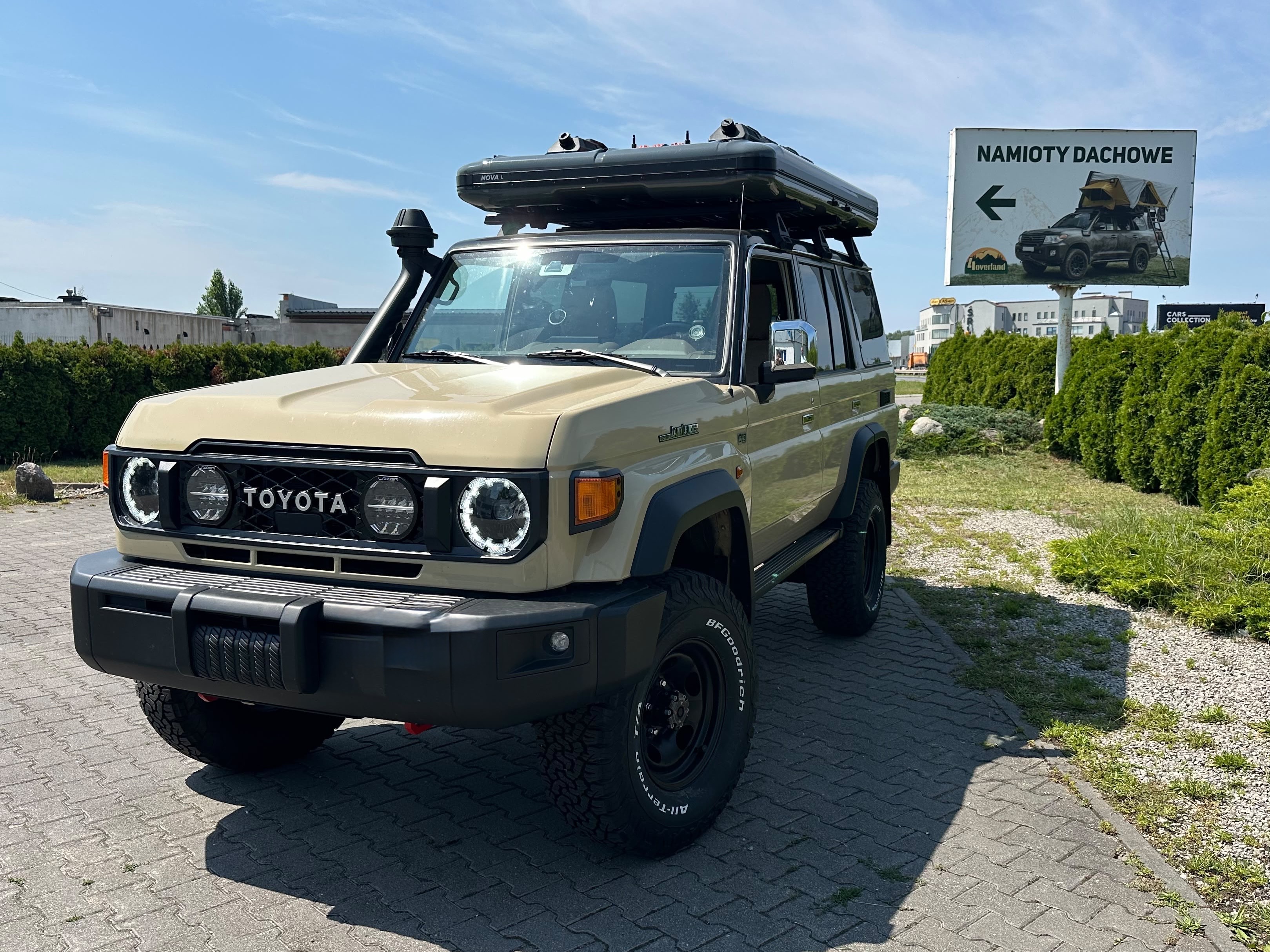Namiot dachowy James Baroud Nova L na Toyota Land Cruiser J76